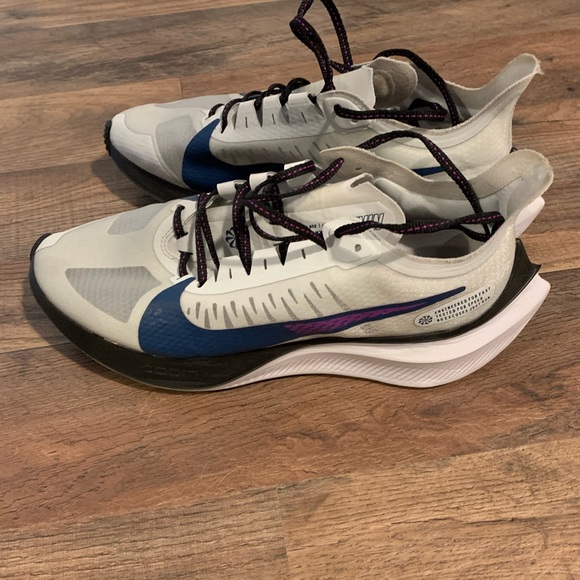 Nike Zoom Gravity Shoes - Unisex - Womens 11 but i wore it as a Mens 9.5 - Picture 3 of 5